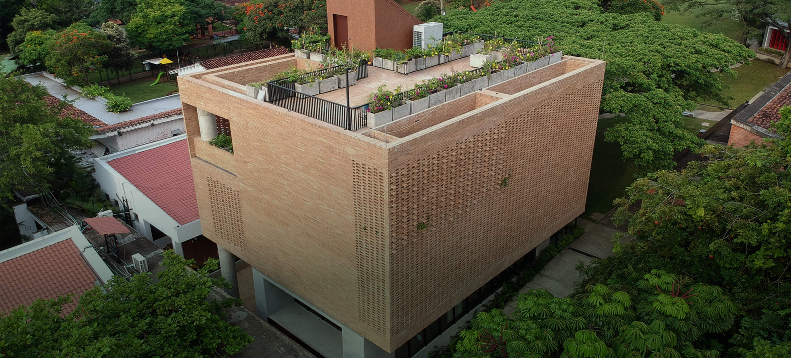 Campus Tour Colegió Colombo Británico